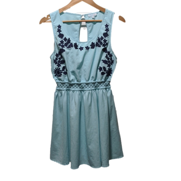 Copy - June & ivy dress - Picture 1 of 4